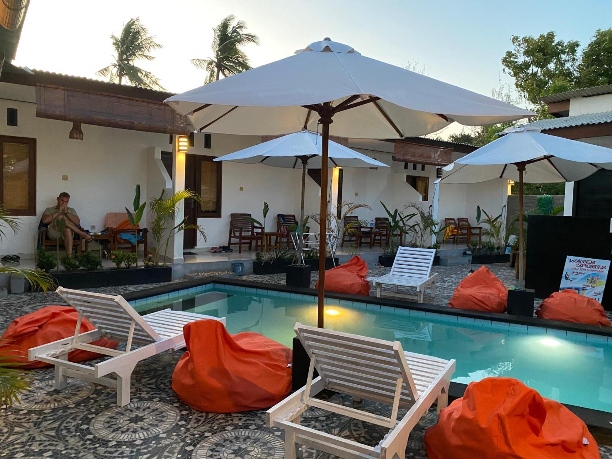 Cape Rose2 Hotel Gili Trawangan Buitenkant foto